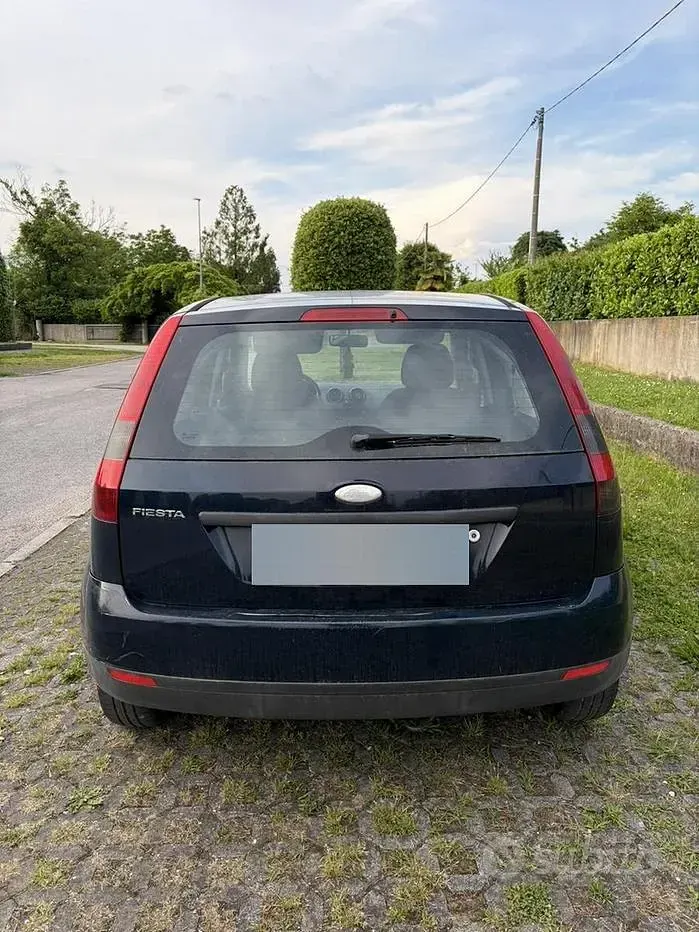 Usata Ford Fiesta 75 CV (55 kW) 2005 Utilitaria
