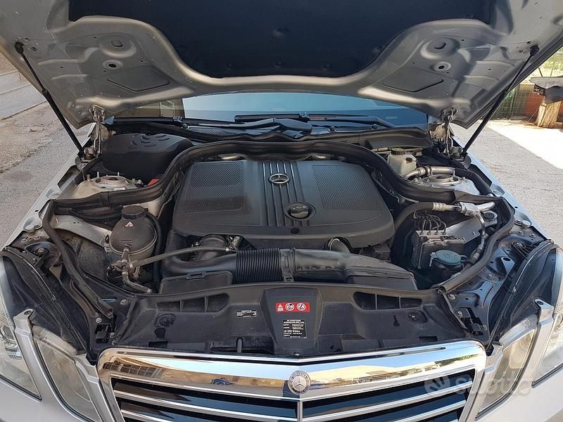 Usata Mercedes E220 170 CV (125 kW) 2012 Grigio Berlina