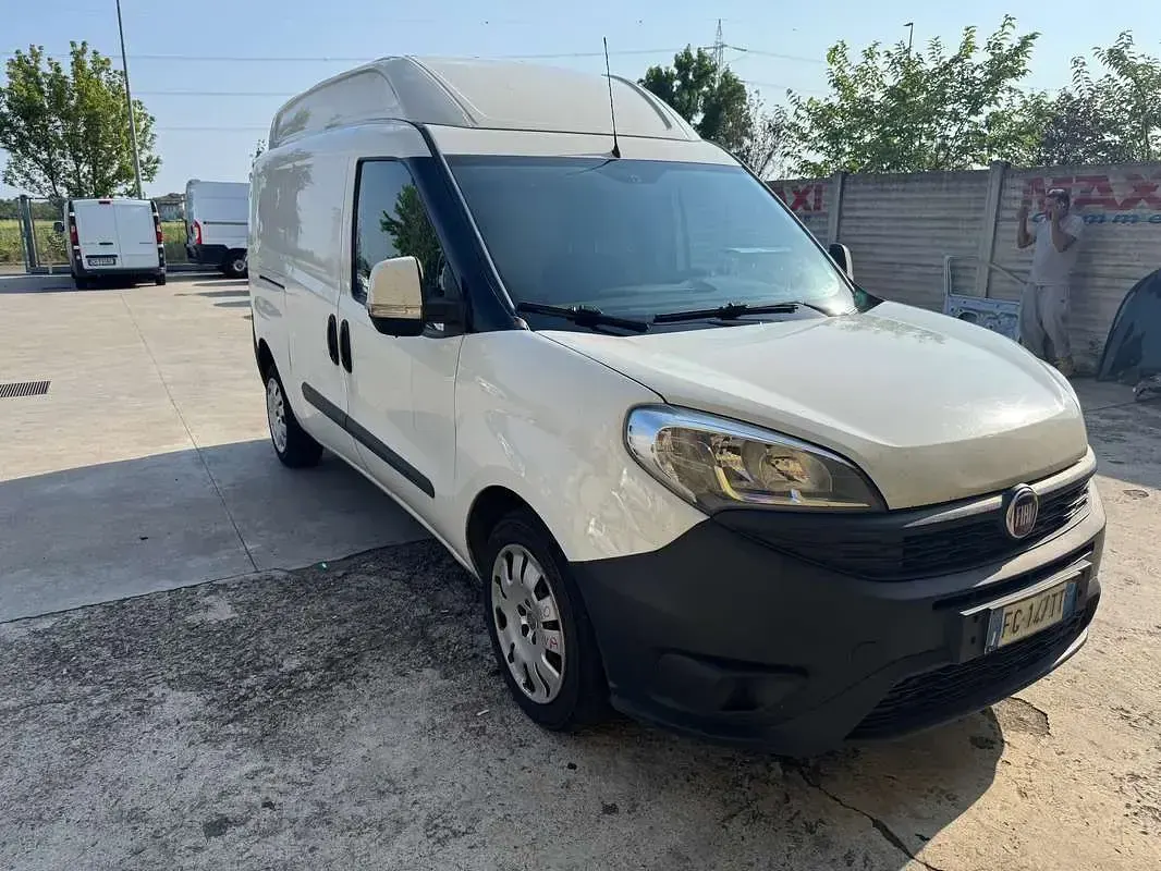 Usata Fiat Doblò Pop 120 CV (88 kW) 2017 Bianco Monovolume