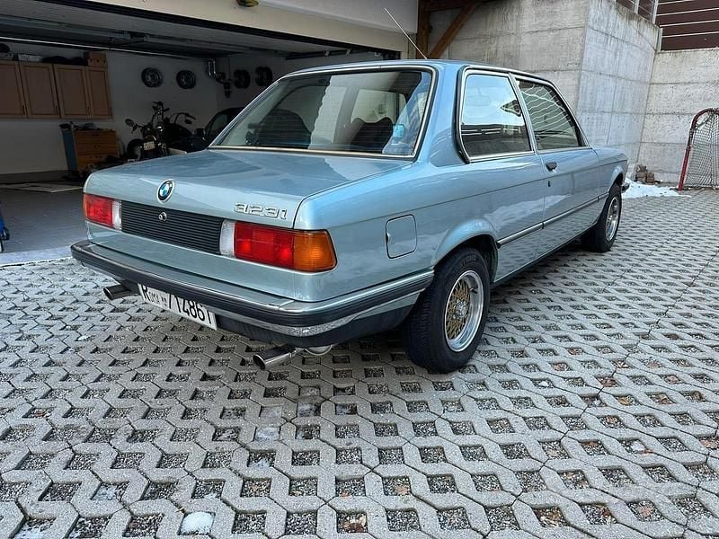 Usata BMW 323 1980 Blu Berlina
