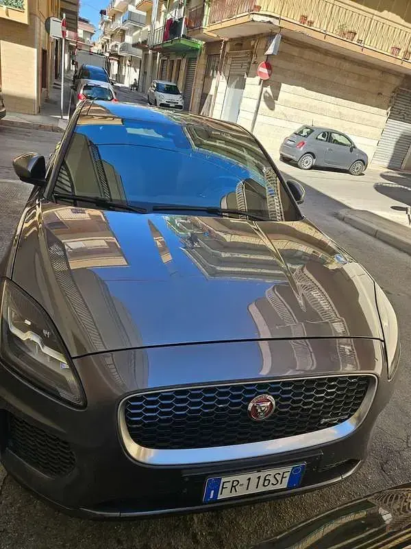 Usata Jaguar E-Pace R-Dynamic 150 CV (110 kW) 2018 Grigio SUV