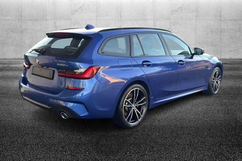 Usata BMW 330e M Sport 252 CV (185 kW) 2022 Blu/azzurro Station wagon