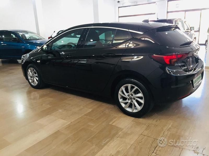 Usata Opel Astra Business 122 CV (89 kW) 2021 Nero Berlina