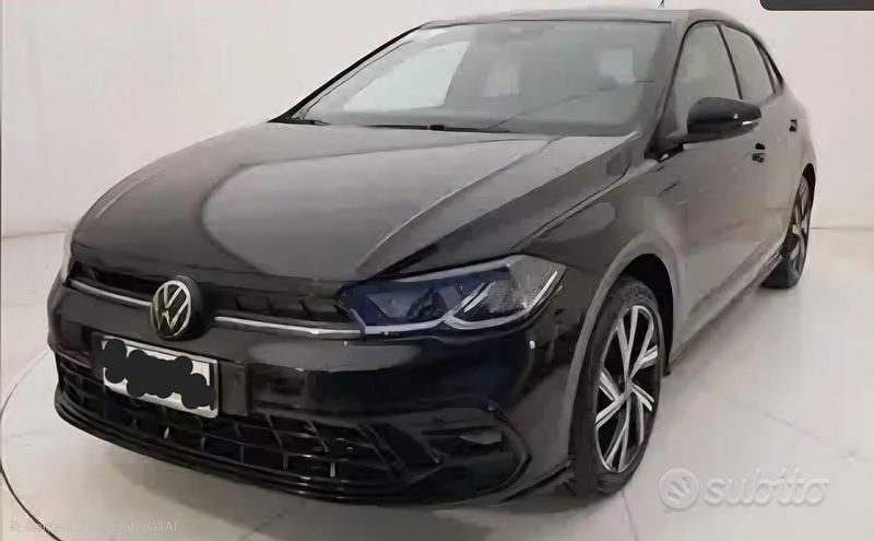 Nero Usata 2023 VW Polo R-line Tre volumi | 19.300 € (Buon prezzo) - Immagine 1/4