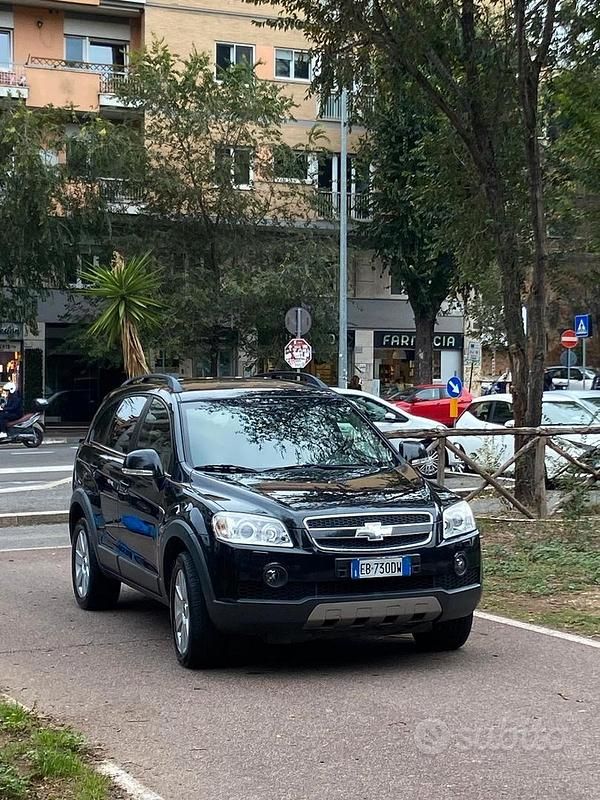 Usata 2010 Chevrolet Captiva SUV | 6500 € (Buon prezzo) - Immagine 1/4