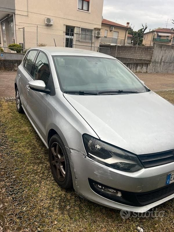 Usata VW Polo 75 CV (55 kW) 2010 Grigio Utilitaria