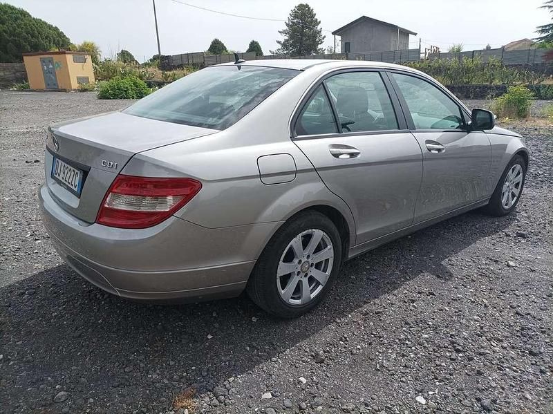 Usata Mercedes C220 Classic 170 CV (125 kW) 2007 Argento Berlina