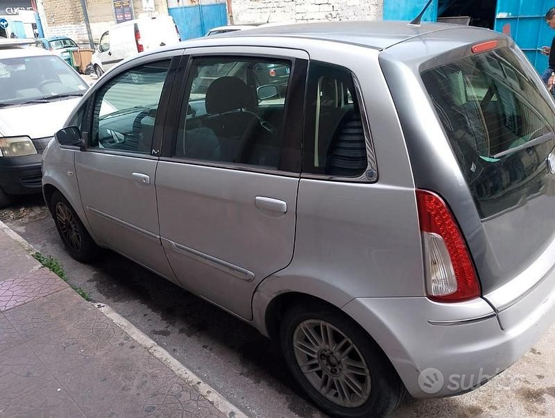 Usata Lancia Musa 90 CV (66 kW) 2007 Monovolume