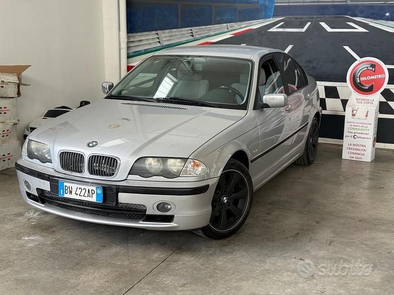 Grigio Usata 2001 BMW 318 Tre volumi | 3000 € (Ottimo prezzo) - Immagine 1/4