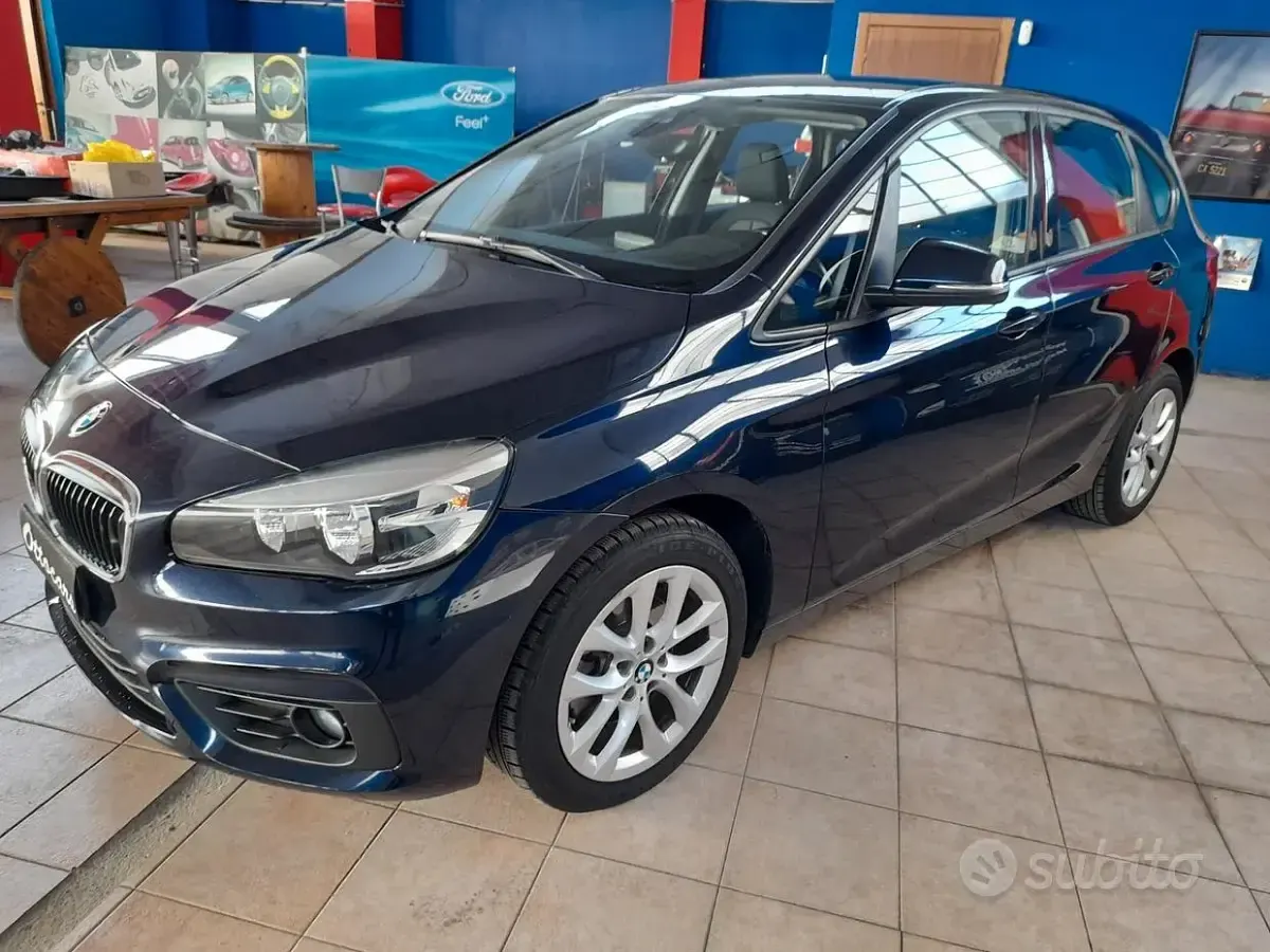 Usata BMW 218 Luxury Line 150 CV (110 kW) 2016 Blu Station wagon