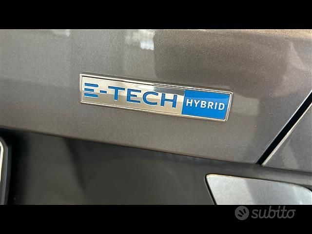 Usata Renault Arkana Techno 145 CV (106 kW) 2022 Grigio chiaro SUV