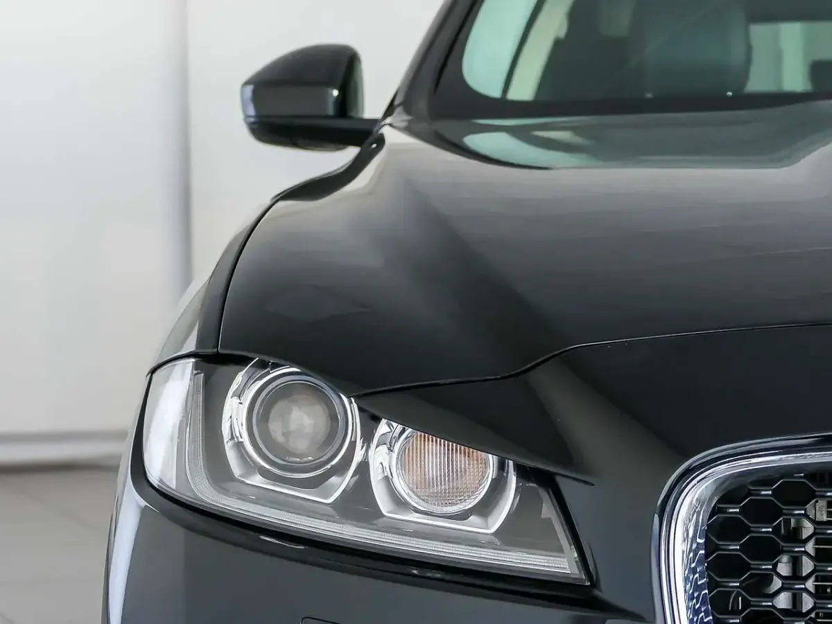Usata Jaguar F-Pace Prestige 180 CV (132 kW) 2020 Nero metallizzato SUV