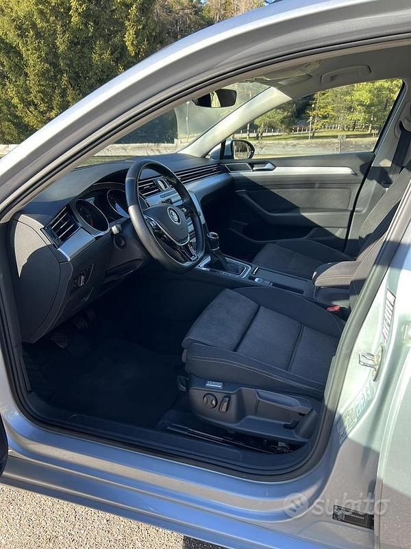 Usata VW Passat Trendline 120 CV (88 kW) 2016 Grigio Station wagon