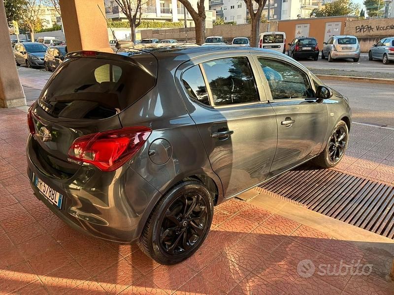 Usata Opel Corsa 90 CV (66 kW) 2018 Grigio Utilitaria