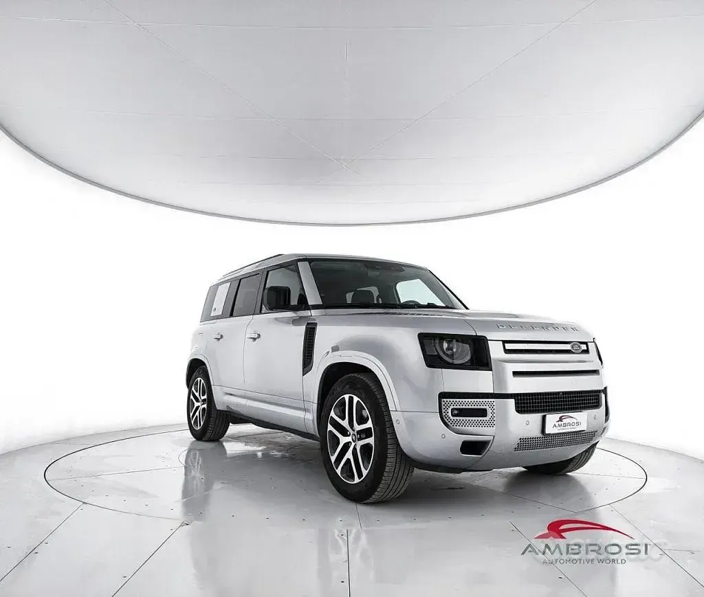 Usata Land Rover Defender SE 250 CV (183 kW) 2023 Grigio SUV