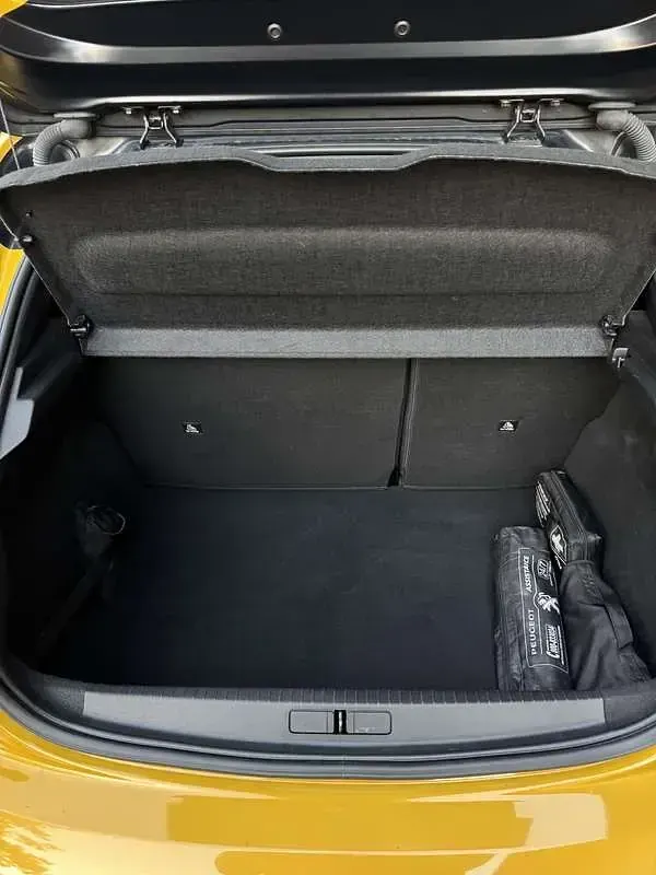 Usata Peugeot 208 GT-line 102 CV (75 kW) 2019 Utilitaria