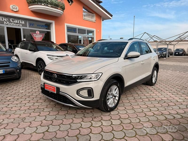 Usata VW T-Roc 116 CV (85 kW) 2023 Beige SUV