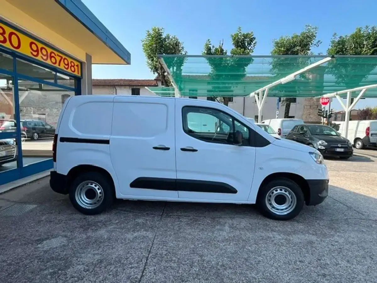 Usata Toyota Proace City City 102 CV (75 kW) 2021 Bianco Monovolume