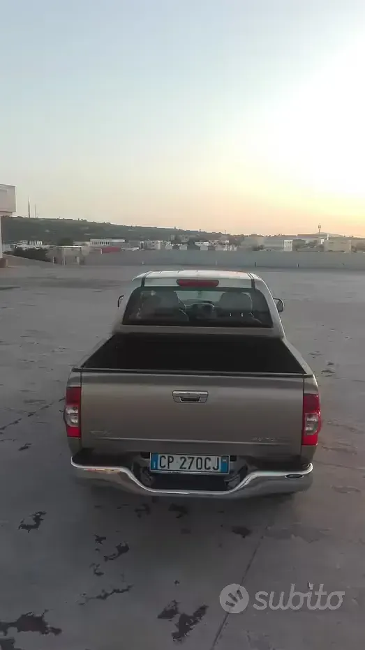 Usata Isuzu D-Max 131 CV (96 kW) 2004 Cabrio
