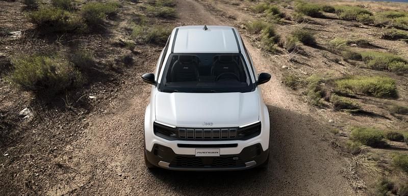 Usata Jeep Avenger Altitude 101 CV (74 kW) 2023 Bianco SUV
