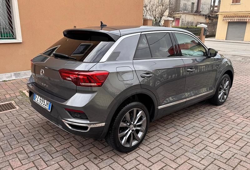 Usata VW T-Roc Business 150 CV (110 kW) 2019 Grigio SUV