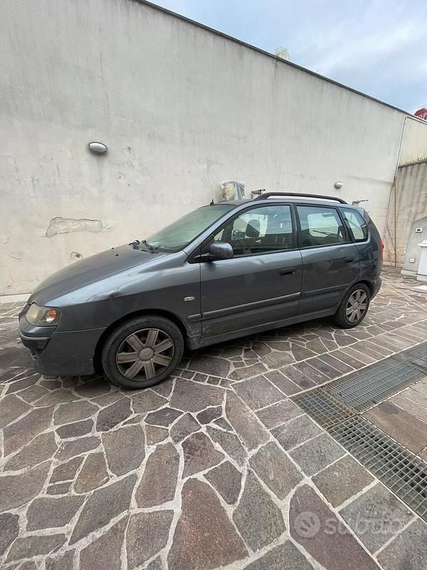 Usata Mitsubishi Space Star 102 CV (75 kW) 2004 Grigio Berlina