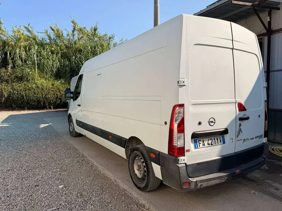 Usata Opel Movano 136 CV (100 kW) 2015 Bianco Monovolume