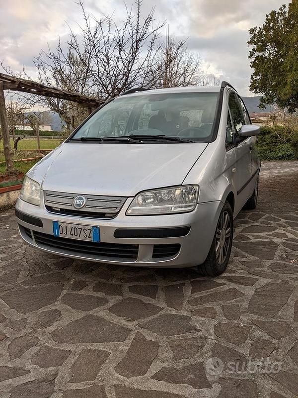 Usata Fiat Idea 80 CV (58 kW) 2007 Grigio Monovolume