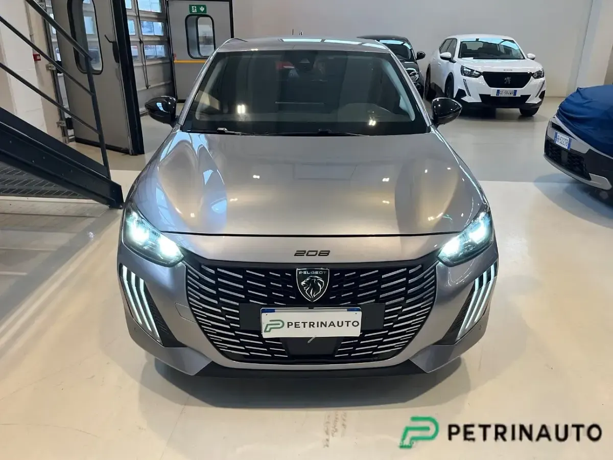 Usata Peugeot 208 101 CV (74 kW) 2025 Grigio Utilitaria