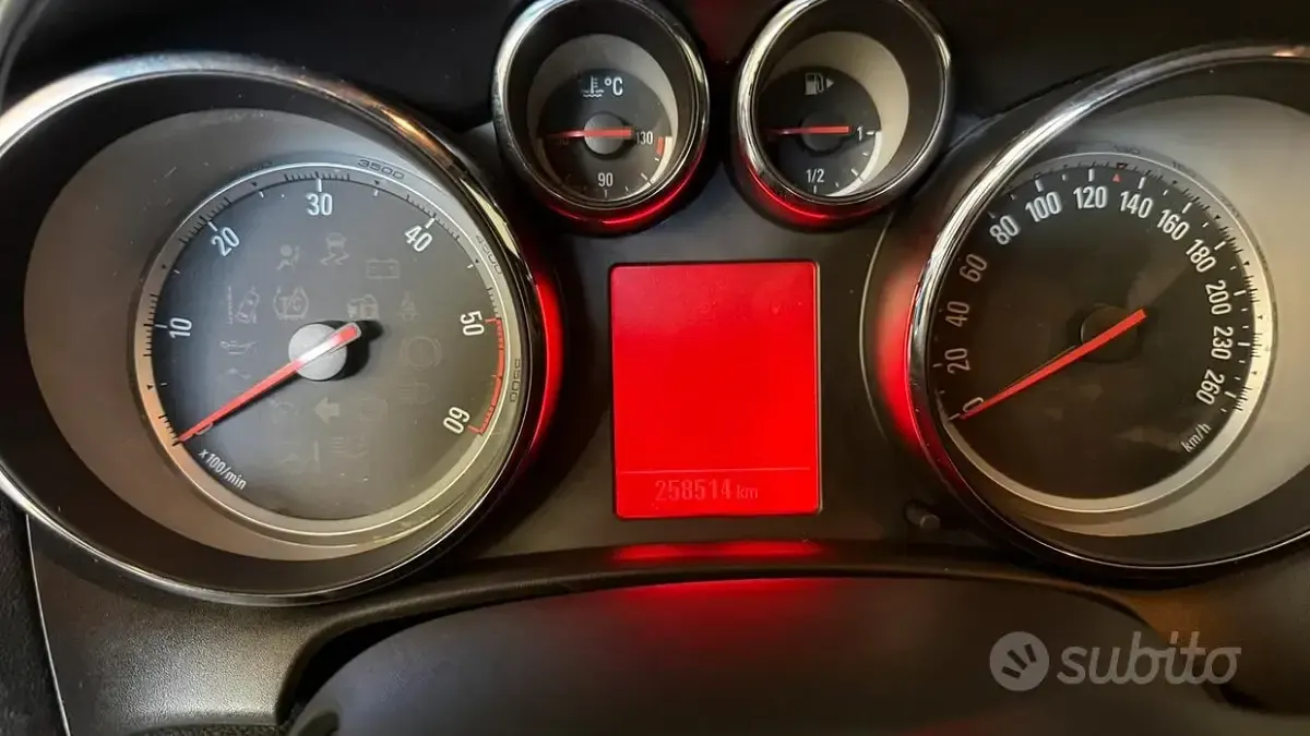 Usata Opel Astra Sport 60 CV (44 kW) 2013 Grigio Station wagon