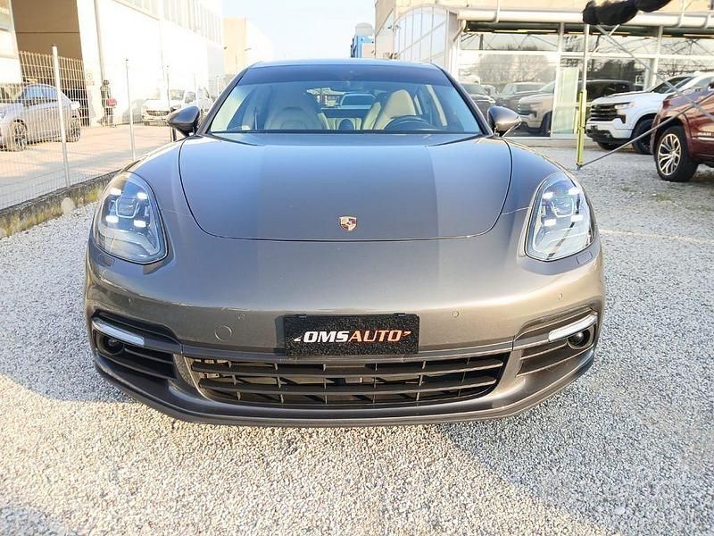 Usata Porsche Panamera 4 E-Hybrid 330 CV (242 kW) 2017 Grigio scuro Utilitaria