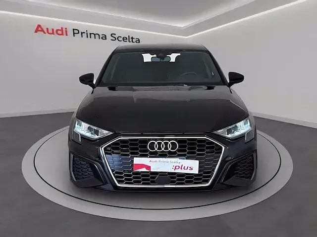 Usata Audi A3 S-Line 150 CV (110 kW) 2023 Nero mito metalizzato Berlina