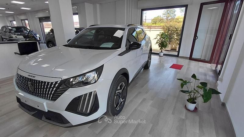 Usata Peugeot 2008 Allure 102 CV (75 kW) 2024 Bianco SUV