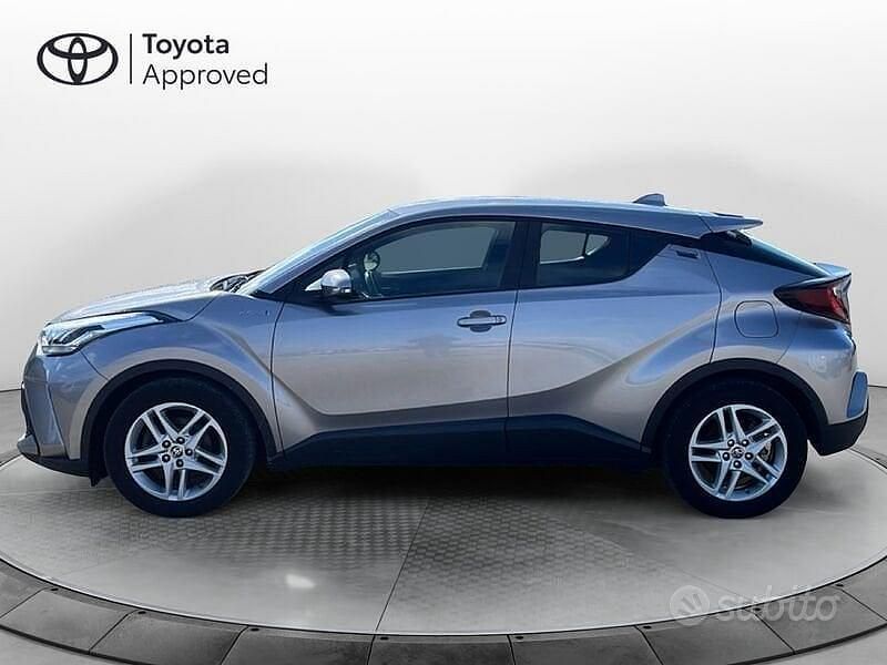 Usata Toyota C-HR Active 122 CV (89 kW) 2022 Grigio SUV
