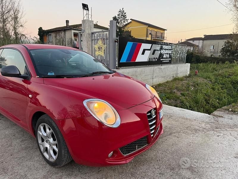 Rosso Usata 2010 Alfa Romeo MiTo Distinctive Due volumi | 5500 € (Buon prezzo) - Immagine 1/4