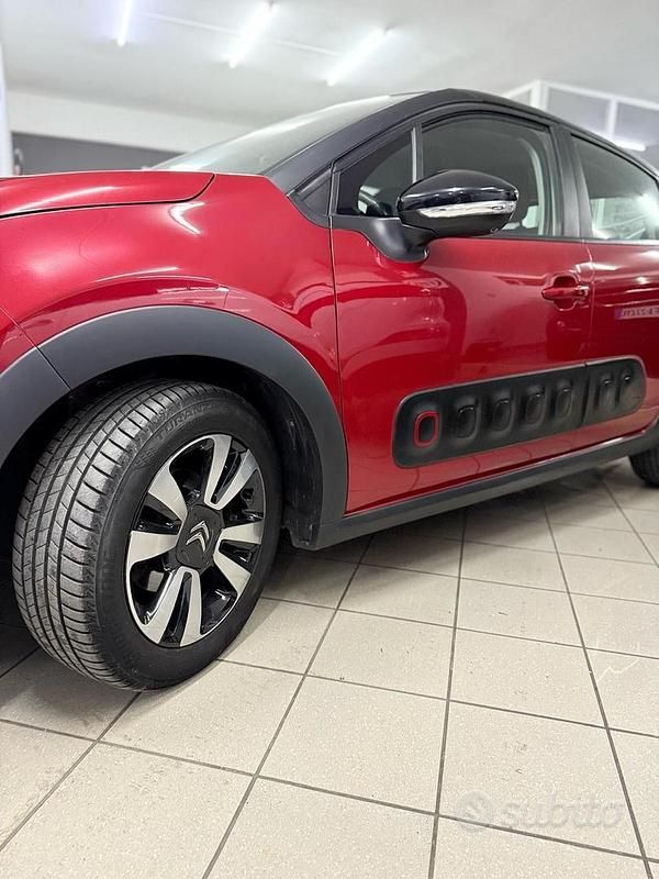 Usata Citroën C3 Shine 75 CV (55 kW) 2018 Rosso Utilitaria