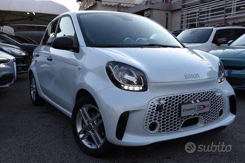 Usata Smart ForFour Electric Drive Pure 41 kW (56 CV) 2021 Bianco metallizzato Berlina