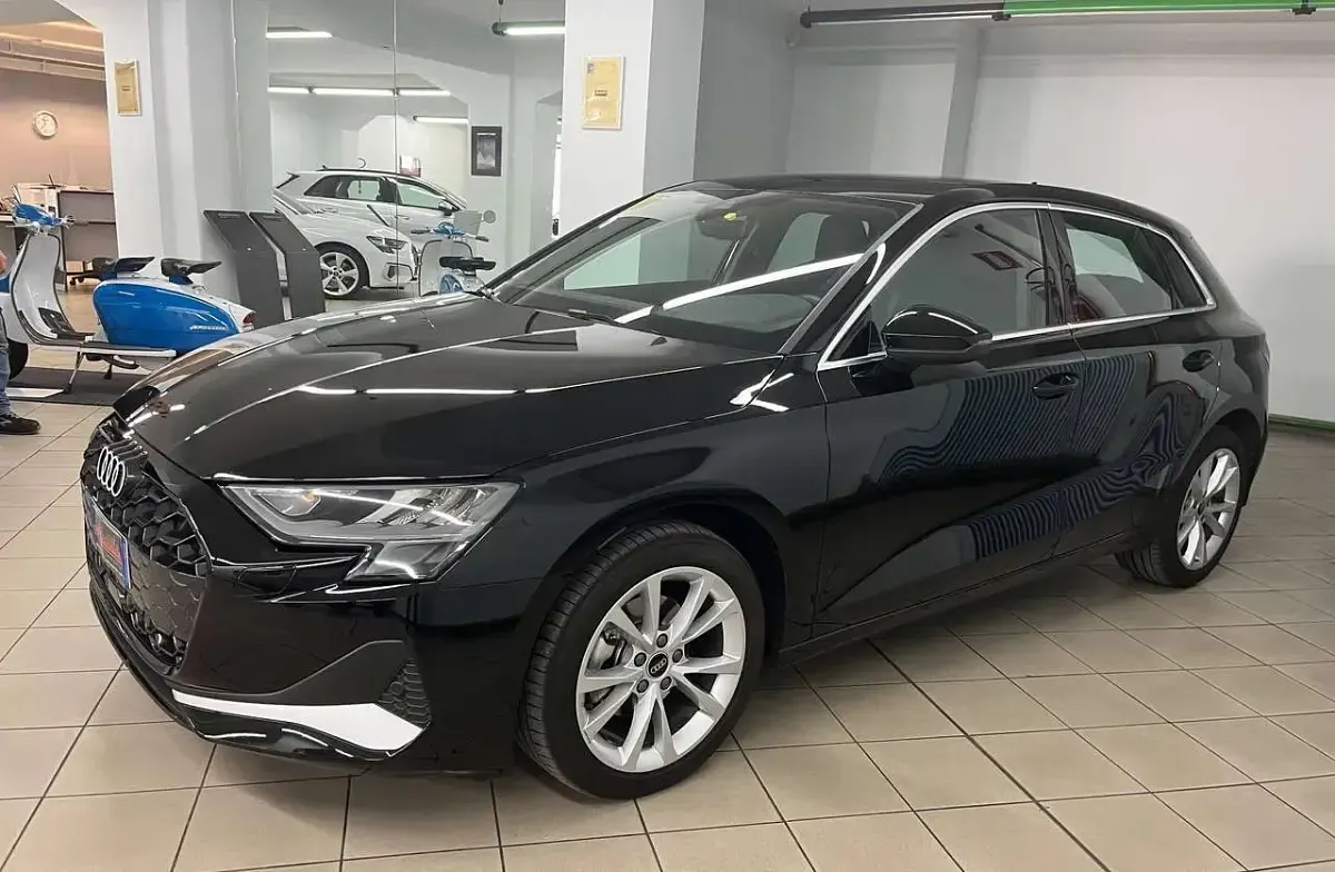 Usata Audi A3 Business 150 CV (110 kW) 2025 A2a2 nero brillante Berlina