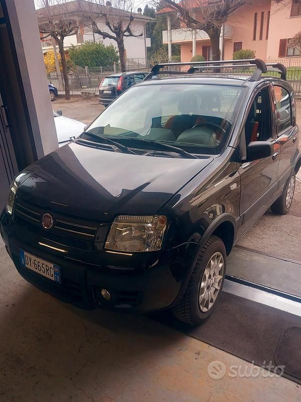 Usata Fiat Panda 4x4 69 CV (50 kW) 2009 Nero Utilitaria