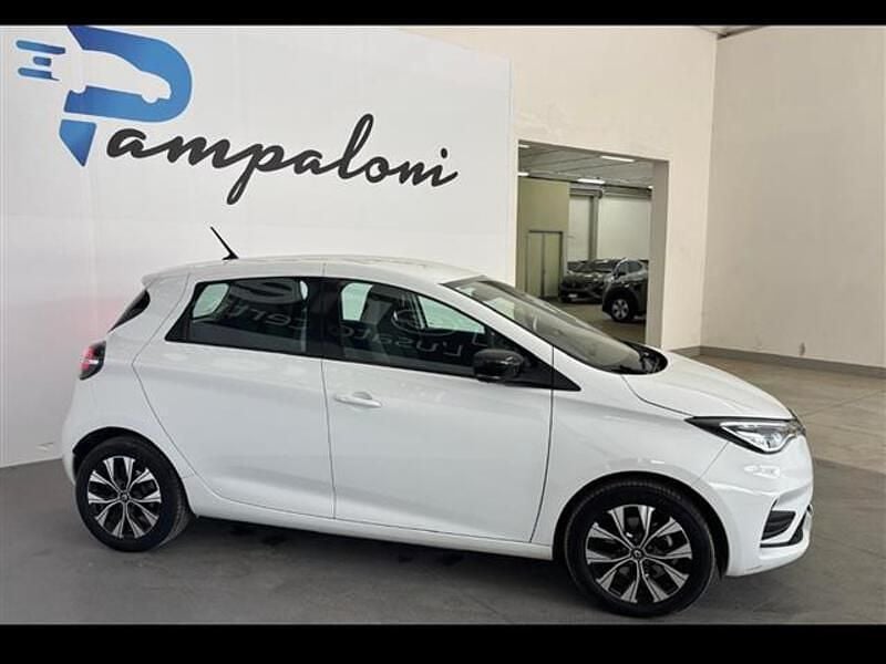 Usata Renault Zoe Zen 100 kW (136 CV) 2022 Bianco Utilitaria