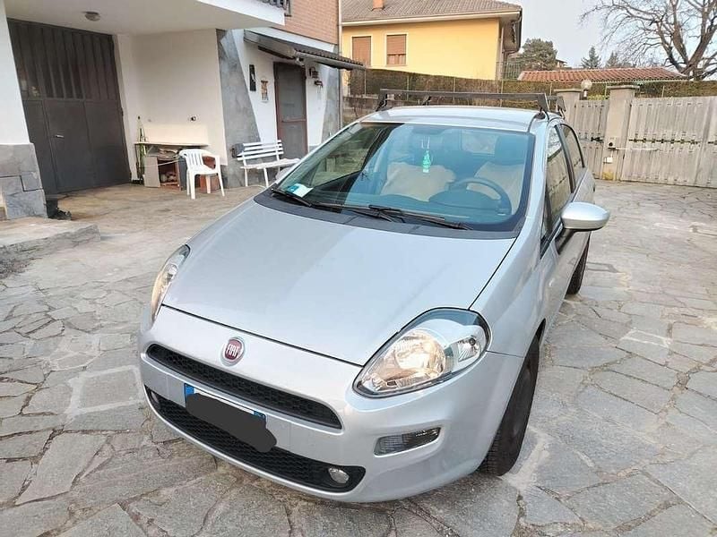 Usata Fiat Punto Street 69 CV (50 kW) 2015 Argento Utilitaria