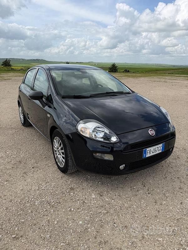 Usata Fiat Punto Street 95 CV (69 kW) 2018 Nero Utilitaria