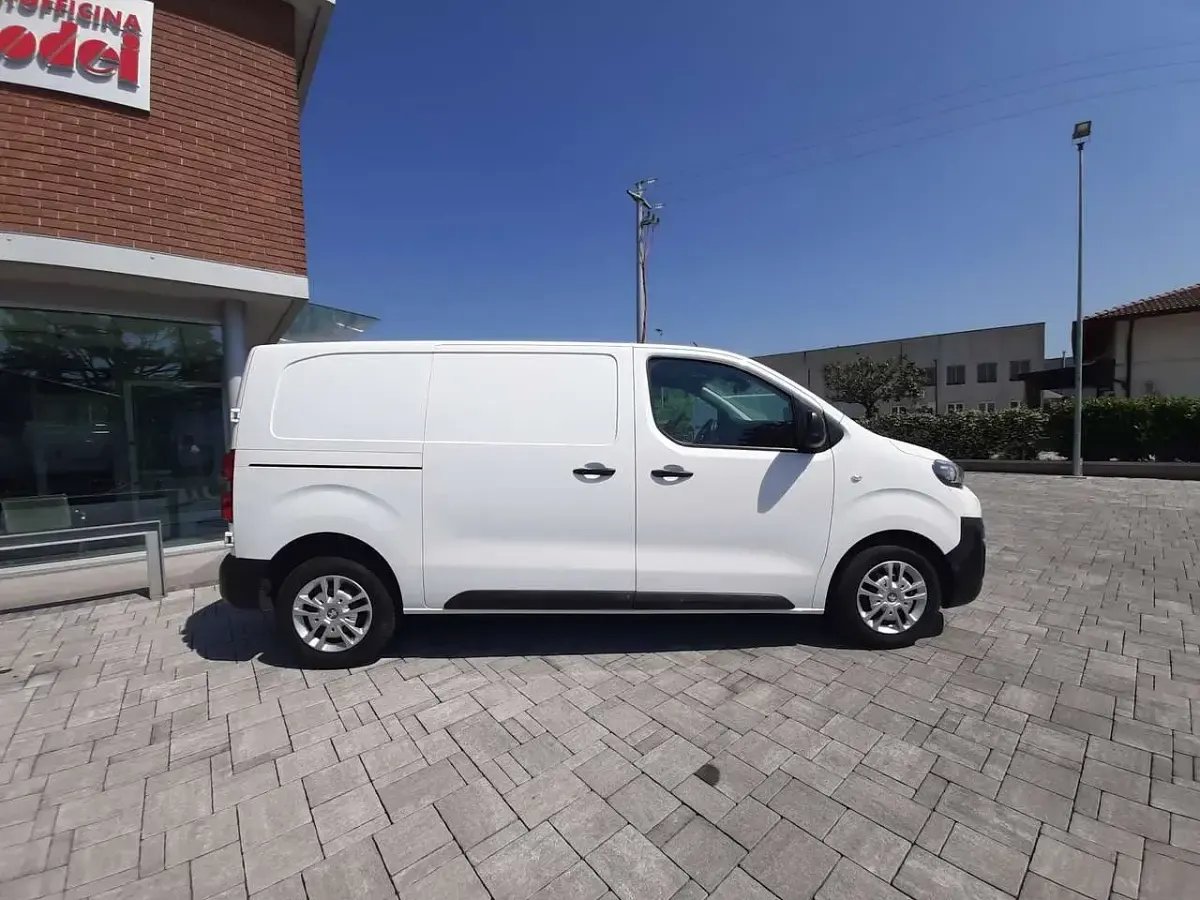 Usata Peugeot Expert 122 CV (89 kW) 2019 Bianco Furgone
