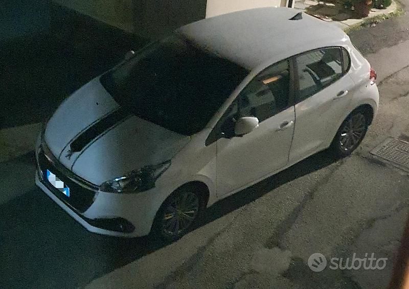 Usata Peugeot 208 2016 Bianco Utilitaria