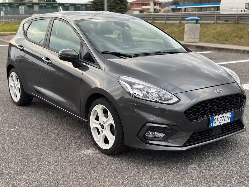 Usata Ford Fiesta ST-Line 86 CV (63 kW) 2018 Grigio Utilitaria