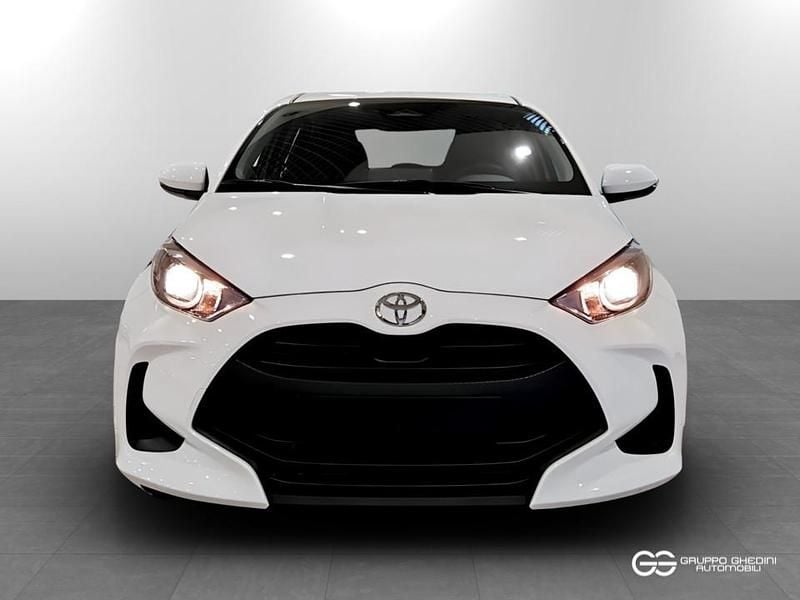 Nuova Toyota Yaris Hybrid Active 92 CV (67 kW) 2025 Bianco Berlina