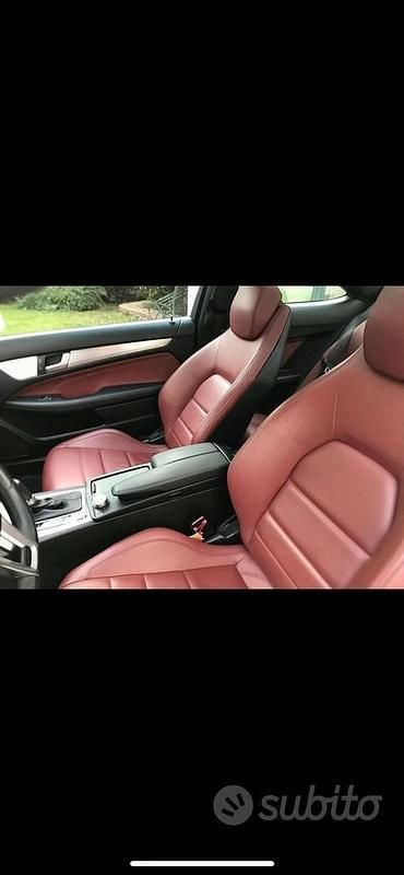 Usata Mercedes C220 AMG 170 CV (125 kW) 2012 Bianco Coupé