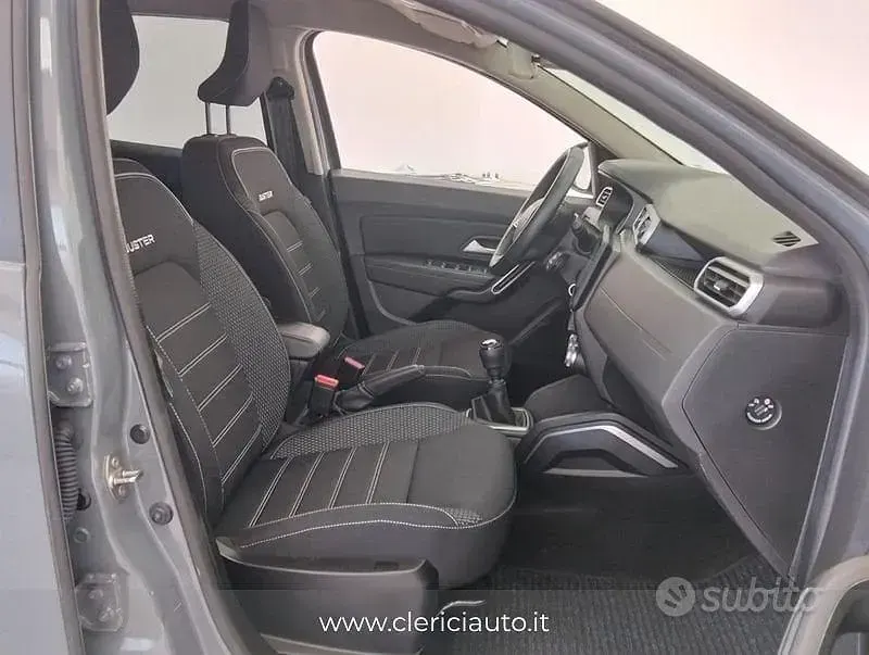 Usata Dacia Duster Journey 116 CV (85 kW) 2023 Grigio SUV