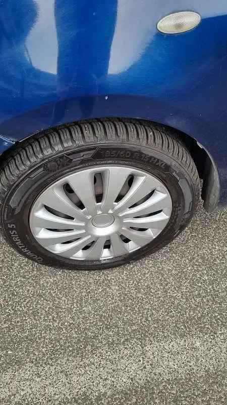 Usata Toyota Yaris Sol 90 CV (66 kW) 2006 Blu/azzurro Utilitaria