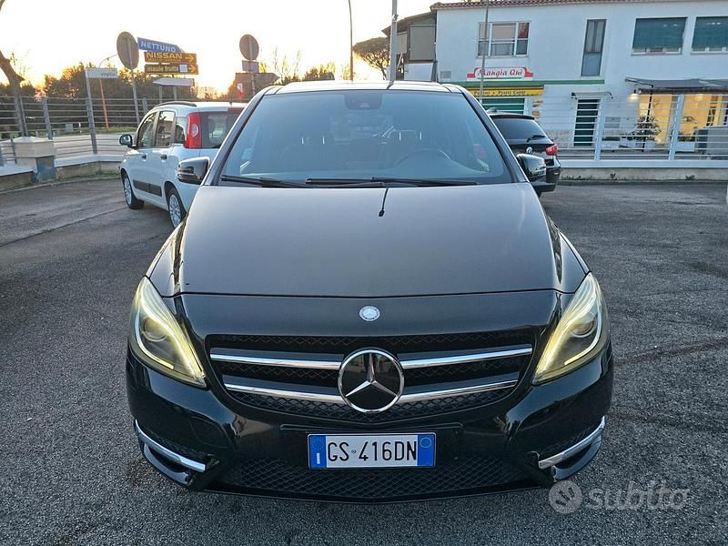 Usata Mercedes B220 Premium 170 CV (125 kW) 2014 Nero Monovolume